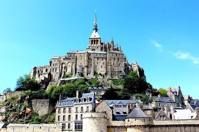 Mont St Michel Full Day Tour with a National Guide from Bayeux - Tides and light: the bay is the real co-star