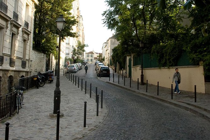 Montmartre District Walking Tour in Paris - Stop 6: Vigne du Clos Montmartre—Paris’ last authentic vineyard