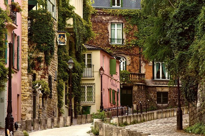 Montmartre District Walking Tour in Paris - Stop 7: Café des Deux Moulins—the Amélie connection