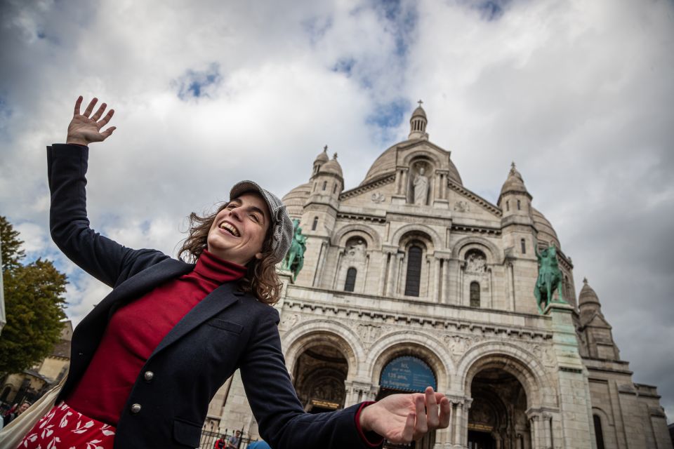 Montmartre en chansons: tour with a professional singer - Why Montmartre en chansons feels different