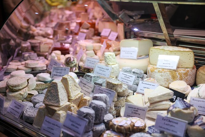 Montmartre Food Tour: The Most Complete Paris Food Experience - Guides, Pace, and Personal Attention in a Small Group