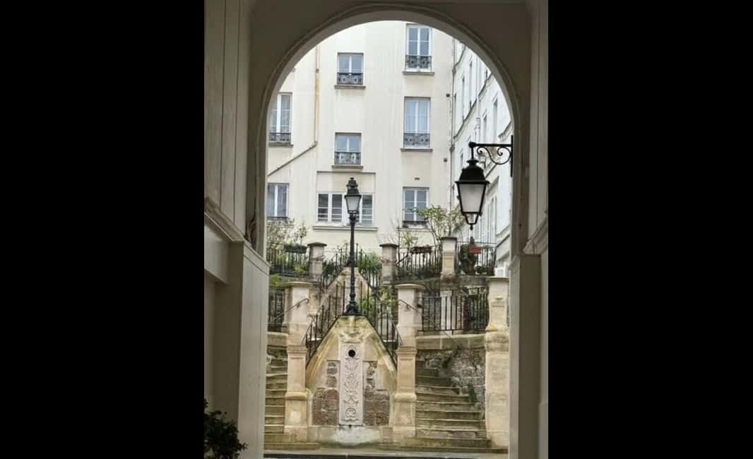 Montmartre for Art Lovers - Walking tour with Expert Guide - Montmartre art on foot: why this tour feels like more than sightseeing