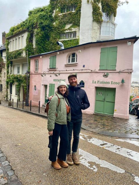 Montmartre: Guided tour to Sacré-Coeur - Le Passe-Muraille, a wall-crossing character