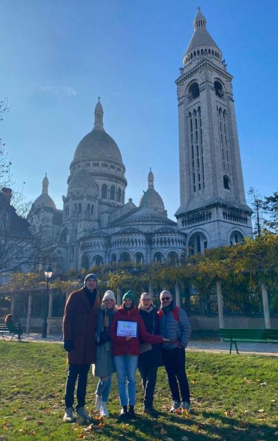 Montmartre: Guided tour to Sacré-Coeur - Place des Abbesses and the first climb