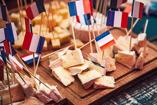Montmartre Hidden Gems and Scenic Highlights Walking Tour - Price and logistics: what you really pay for