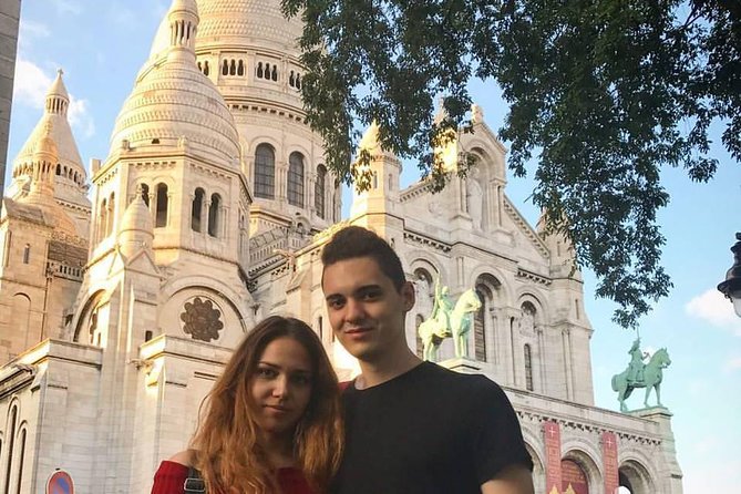 Montmartre Highlights - Bohemian Streets & Sacré-Coeur Basilica - Stop 5: Place du Tertre—vineyards and bocce fields nearby, calm after the noise