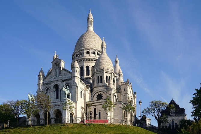 Montmartre’s heritage with specialties tasting Private Tour - How Sacré-Coeur fits into the experience