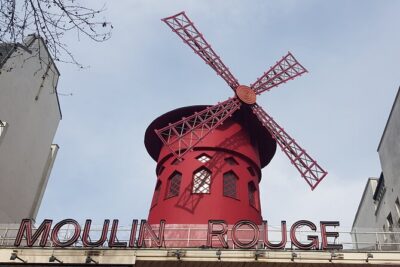 Montmartre Sacré Coeur and Moulin Rouge best shops and cafés - Le Moulin de la Galette and Montmartre’s painters