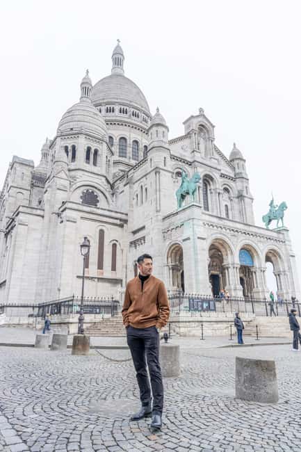 Montmartre Sacre Coeur area photoshoot by Paris photographer - What you actually receive after the session
