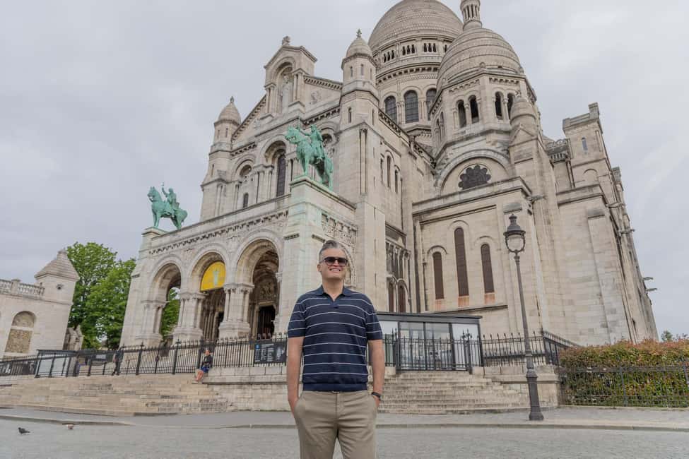 Montmartre Sacre Coeur area photoshoot by Paris photographer - Is $39 per person good value?