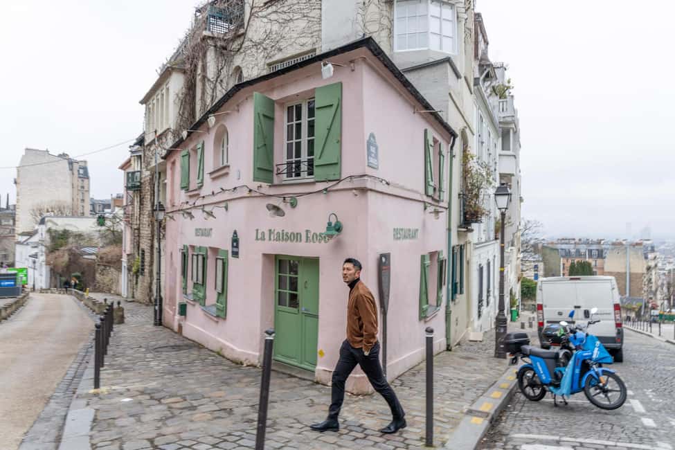 Montmartre Sacre Coeur area photoshoot by Paris photographer - Who should book this experience?