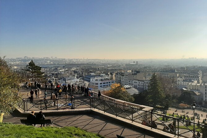 Montmartre/Sacre-Coeur/Paris- Artistic & Bohemian Epicenter - Your guide matters: local storytelling, not a lecture