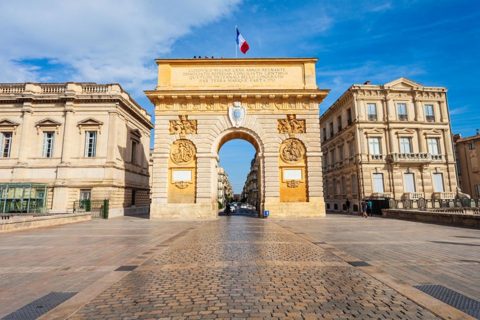 Montpellier: Express Walk with a Local in 60 minutes - Place de la Comédie and the city’s everyday rhythm