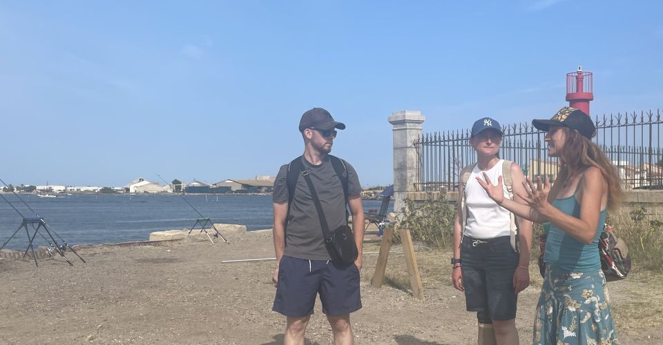 Montpellier : half-day trip walking tour in Sète and oysters - Walking through Pointe Courte