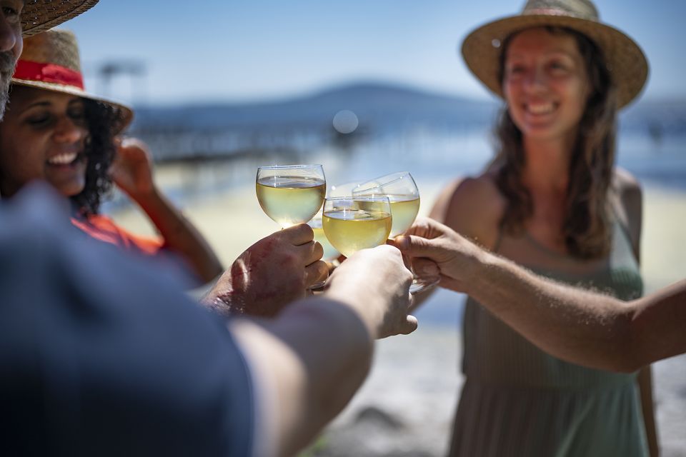 Montpellier Wine and Oyster Tour - The one-hour food tasting stop: a slower pause in the middle