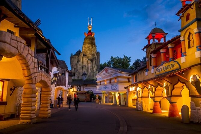 Moulin Rouge Round-Trip Private Transfer from Paris - Booking details worth checking