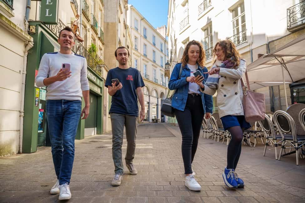 Nantes: Outdoor Escape Game - Le défi de Jules Verne - Reading Nantes as part of the puzzle
