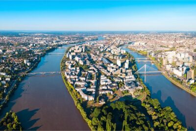 Nantes Scavenger Hunt and Highlights Self-Guided Tour - Following ten or more attractions through Nantes