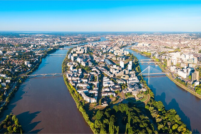 Nantes Scavenger Hunt and Highlights Self-Guided Tour - Following ten or more attractions through Nantes