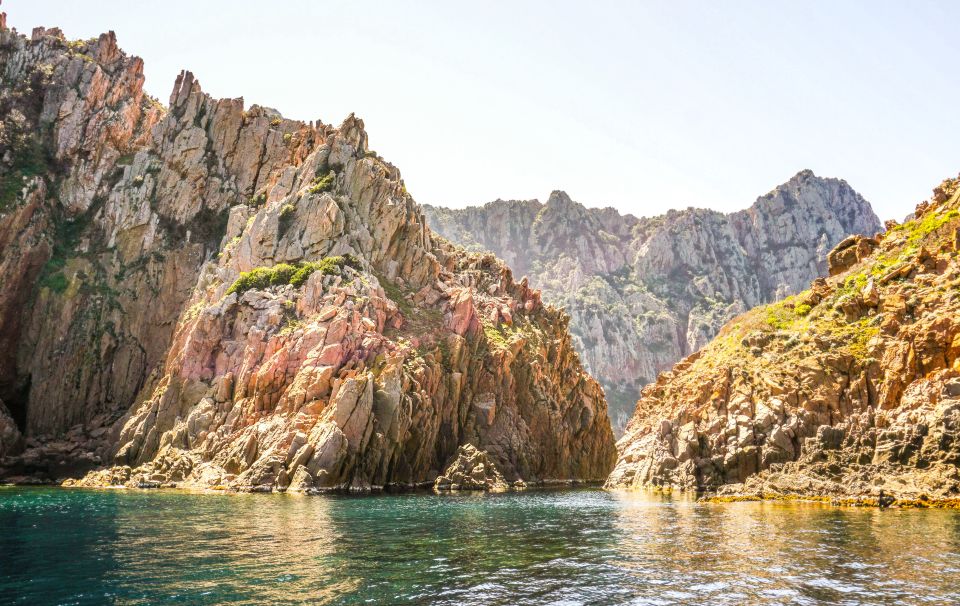 Near Ajaccio : Cruise to Piana Scandola cliffs and Girolata - Crossing the Gulf of Porto by boat