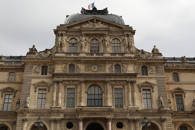 Neoclassical Paris Architecture 2-Hour Private Walking Tour - Palais Royal shows architecture in commercial use