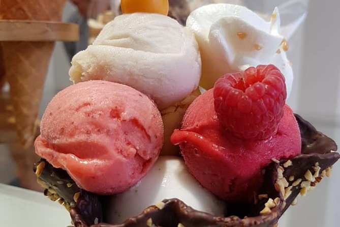 Nice Food Tour – A Full Meal on French Riviera by Do Eat Better - Eglise Saint-François-de-Paule Area: Socca and Pissaladière