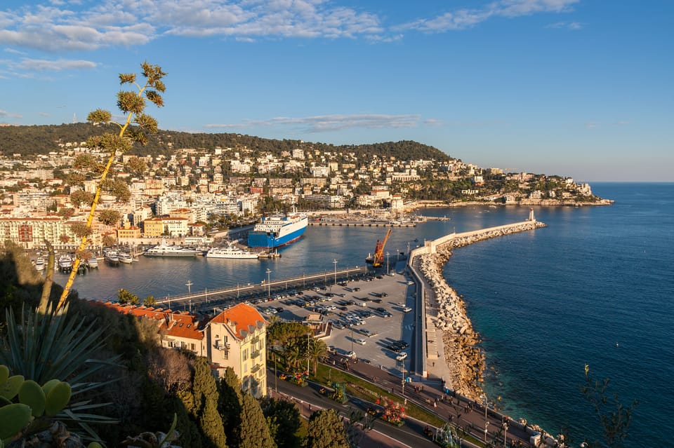 Nice: Old Town Treasures and Castle Hill Walking Tour - What the 3-Hour Walk Feels Like: Steps, Heat, and Church Dress