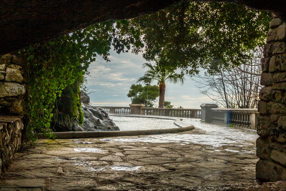 Nice: Old Town Treasures Walking Tour - Vieux-Nice streets and squares: why the route feels better than free-roaming