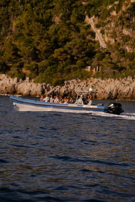 Nice: Sunset Boat Tour with Wine and Local Snacks - Sunset at sea near Cap de Nice: the point of the whole trip
