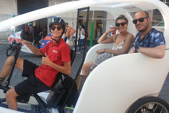 Nice: Visit of Nice by electrically assisted bike taxi 1 hour. - Pickup, Pace, and the Private-Group Advantage