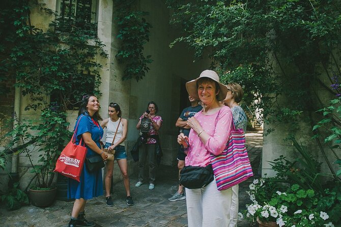 Night Out in Paris: Boho Vibes & City Lights - Why This Paris Night Walk Feels Different