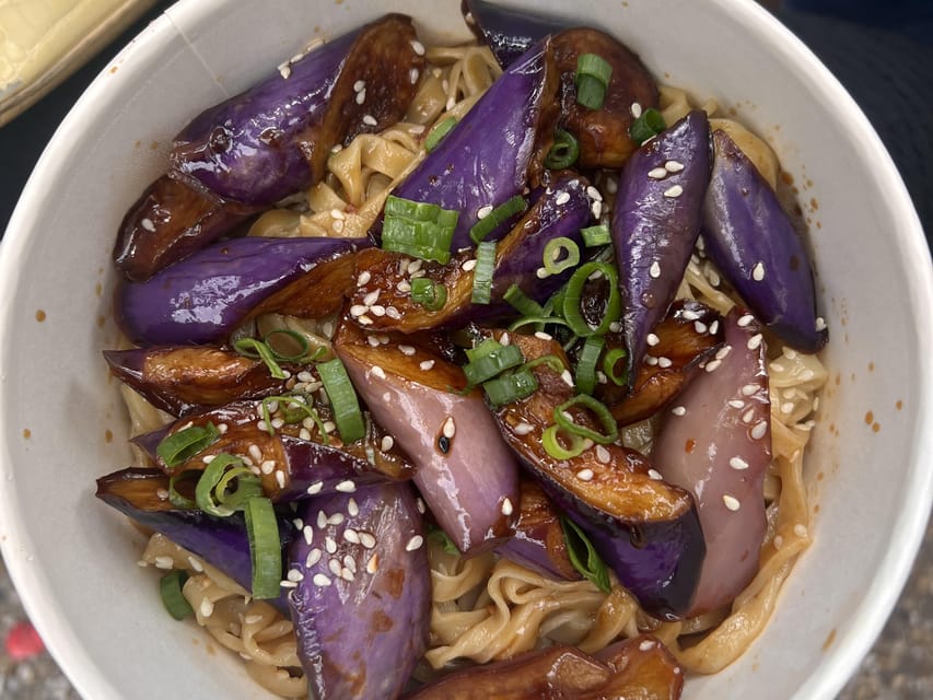 No Diet Club - Special Hong Kong food tour in Paris ! - Laetitia’s energetic way of guiding