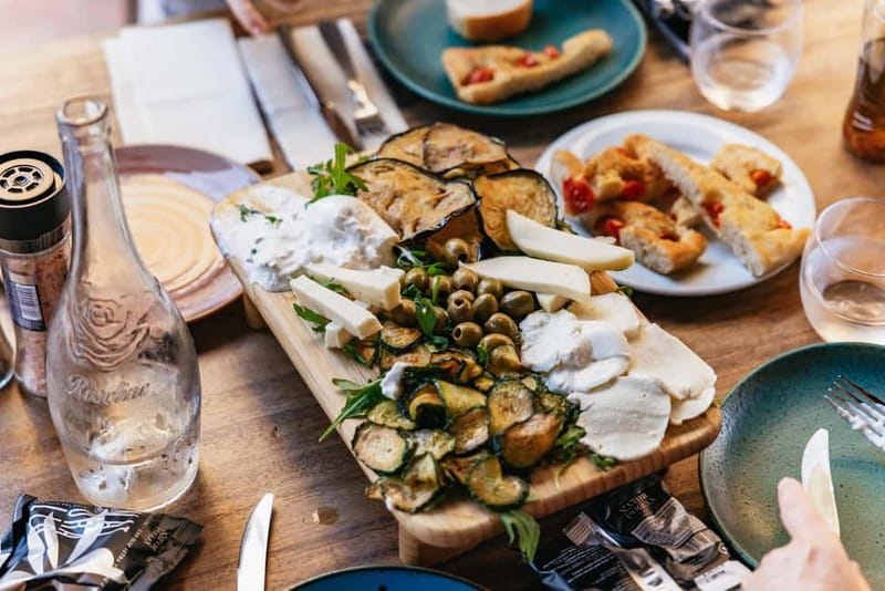 No Diet Club - Unique Local Food in Nice with Tastings - Pan bagnat and socca: the kind of start that sets you up
