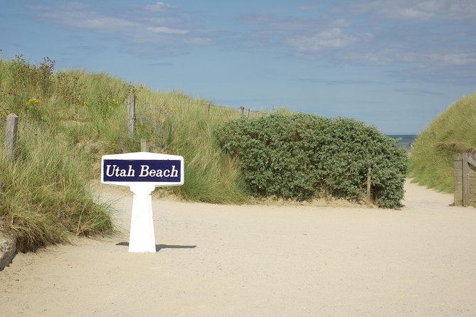 Normandy American D-Day Experience (From Bayeux Station) - Omaha Beach: short sand time after the big overview