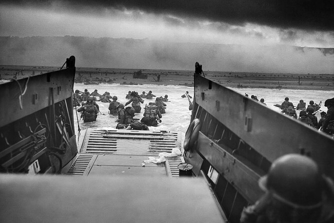 Normandy D-Day Beaches: Immersive Small Group Tour from Paris - A Norman lunch in Grandcamp-Maisy