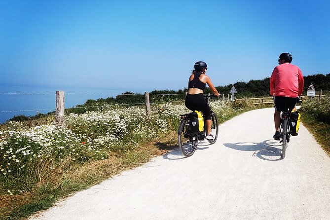Normandy Guided E-bike tour to Omaha Beach / private tour - Guides: what makes the story stick without turning into a lecture