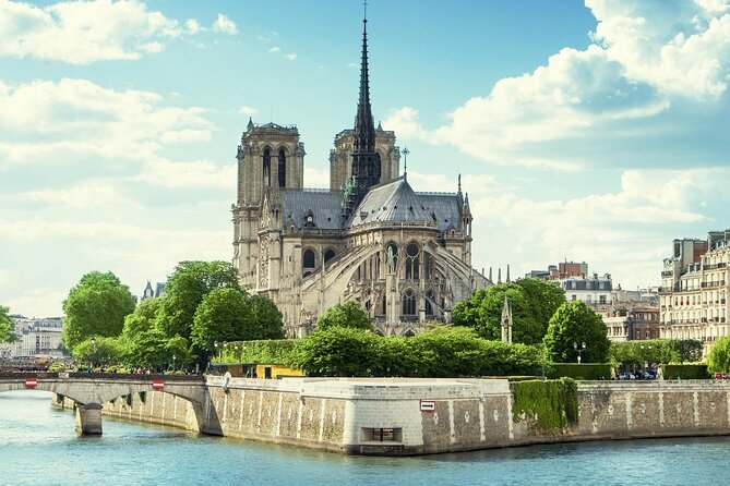 Notre Dame Cathedral Guided Tour with Entry - Dress code and how to avoid getting stalled at the door