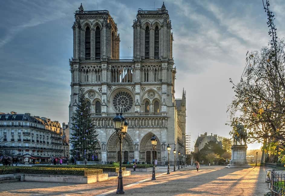 Notre-Dame & Ile de la Cité–Louvre with a local - Key highlights you’ll actually feel