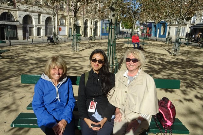 Notre Dame, Ste Chapel, Louvre, Montmartre, Eiffel Tower Private - Montmartre Choice After the Louvre: Streets vs Grand Avenues