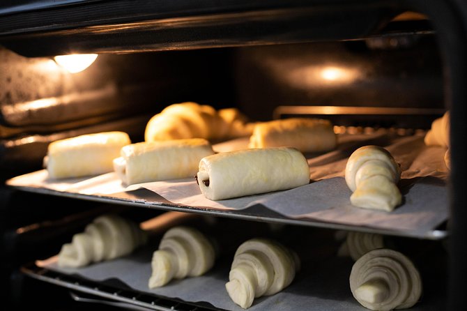 Ohlala Croissants in Paris! - Why the six-person limit matters