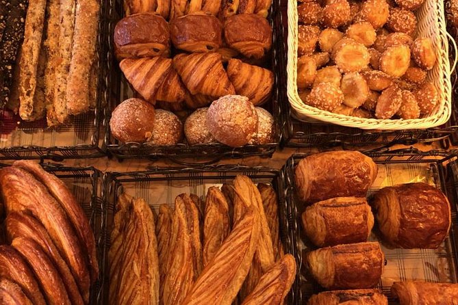 Organic Market Tasting & History Tour by the Eiffel Tower - The boulangerie stop sets the tone