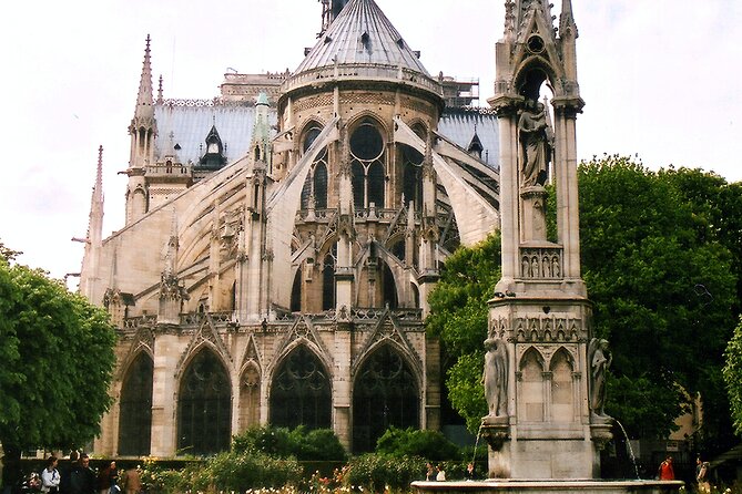 Outdoor Notre-Dame walking Tour with Sainte-Chapelle Entry - Seine River stop: quick context, not a long detour