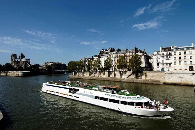 Overnight Stay onboard Paris Seine River Dinner with Cruise - Choosing between a cabin and the Suite Amour