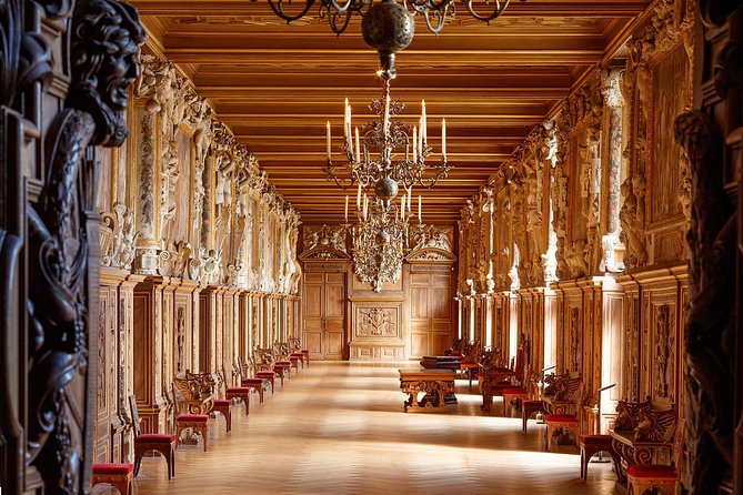 Palace of Fontainebleau - Private Trip - The ride from Paris in a private electric SUV