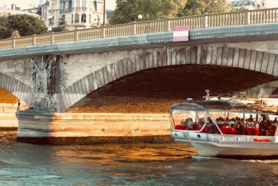Paris: 1 Hour Seine River Cruise Ticket - What you see during the one-hour route