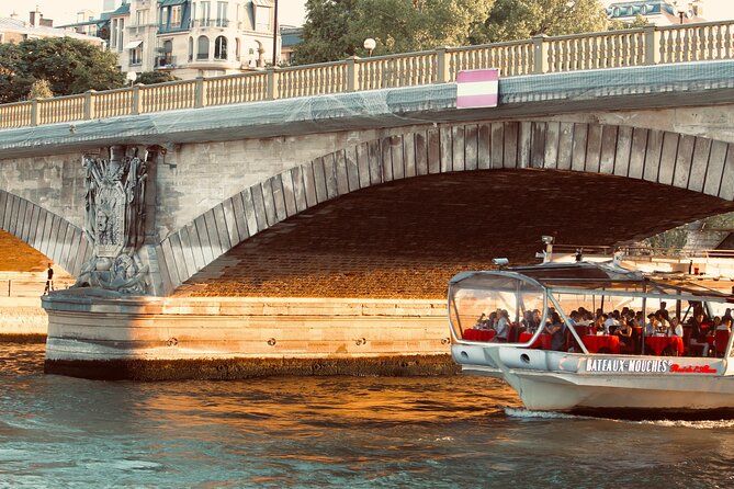 Paris: 1 Hour Seine River Cruise Ticket - What you see during the one-hour route