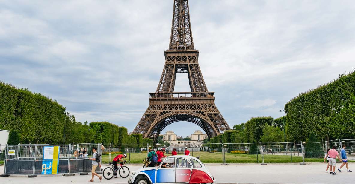 Paris: 1-Hour Vintage Citroen 2CV Tour - A classic Citroën 2CV turns sightseeing into a story
