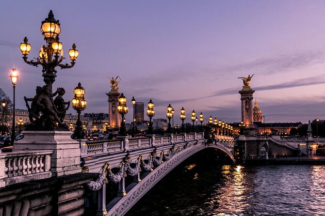 Paris 10-Hour Guided Louvre, Eiffel Tower & Seine River Cruise - Hôtel de Ville and the shape of central Paris