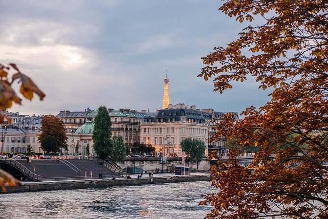Paris 10-Hour Guided Louvre, Eiffel Tower & Seine River Cruise - Walking through Le Marais in 20 minutes