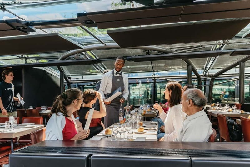 Paris: 2-Hour River Seine Lunch Cruise with 3-course-menu - Two things I really liked about this Seine lunch